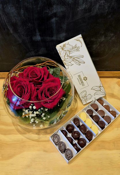 Esfera con 3 Rosas y Bombones