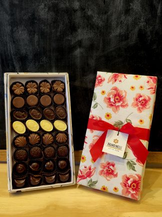Caja de Tela con 32 Bombones