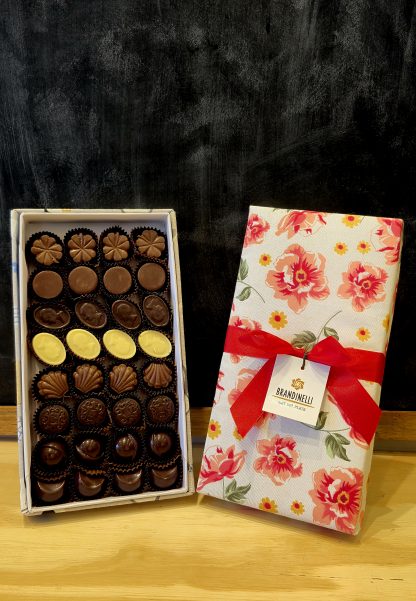 Caja de Tela con 32 Bombones