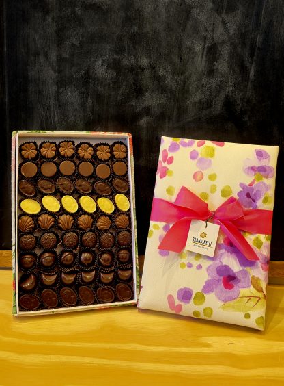 Caja de Tela con 108 Bombones
