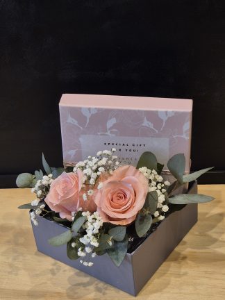 Caja con 2 rosas