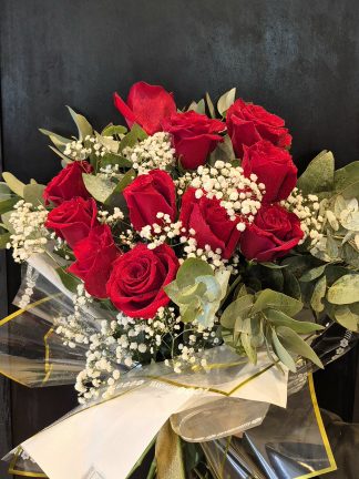 Mazzo de 12 rosas rojas