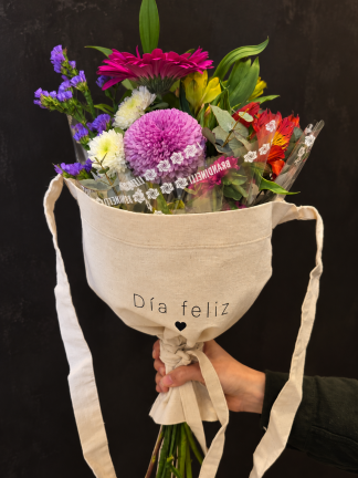 Flores variadas en totebag