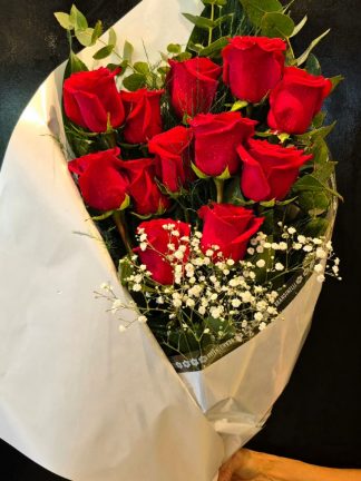 12 rosas en ramo