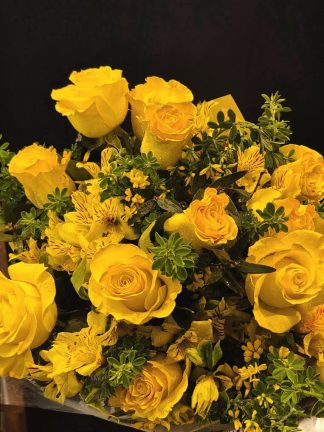 Mazzo con 12 rosas